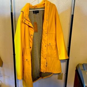 Yellow rain coat size xxl